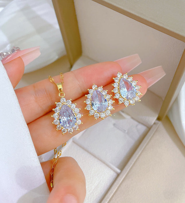 Aurora Teardrop Gold Necklace & Earrings Set